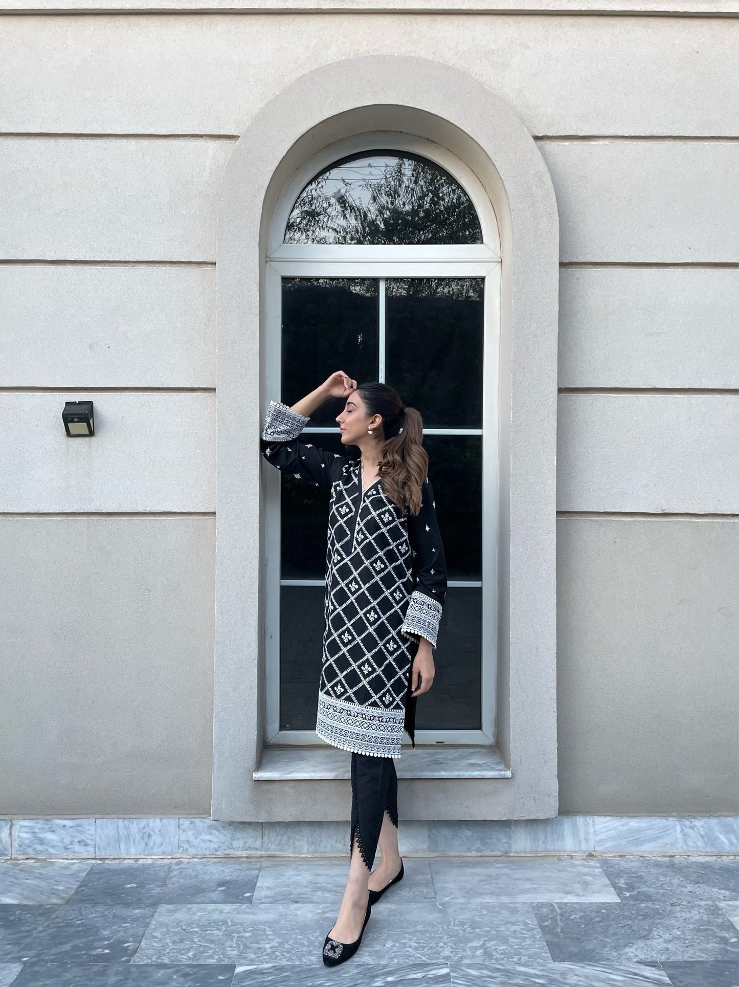 Black Embroidered Kurta