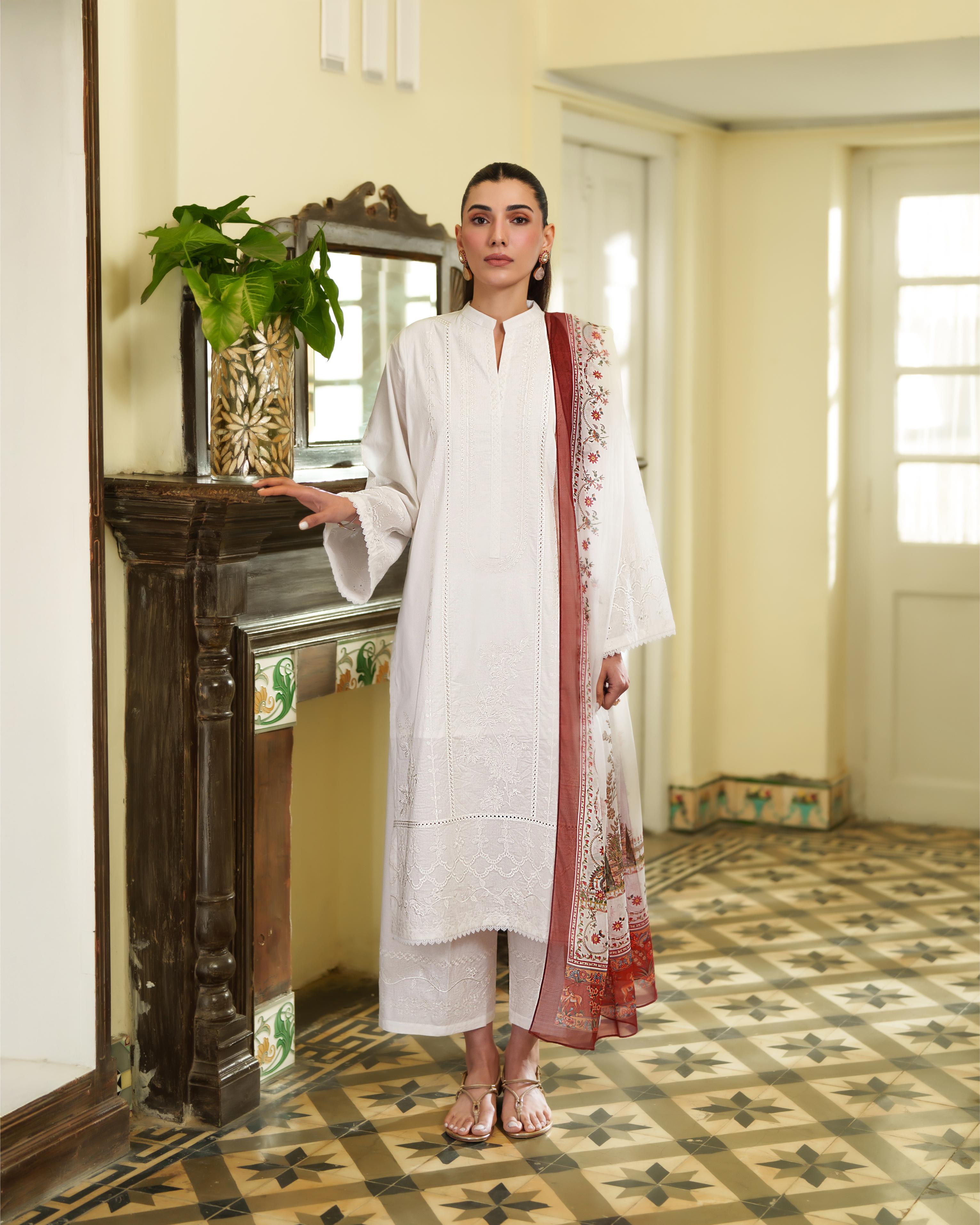 IRIS WHITE LUXURY EMBROIDERED LAWN 3PCS SET - READY TO WEAR