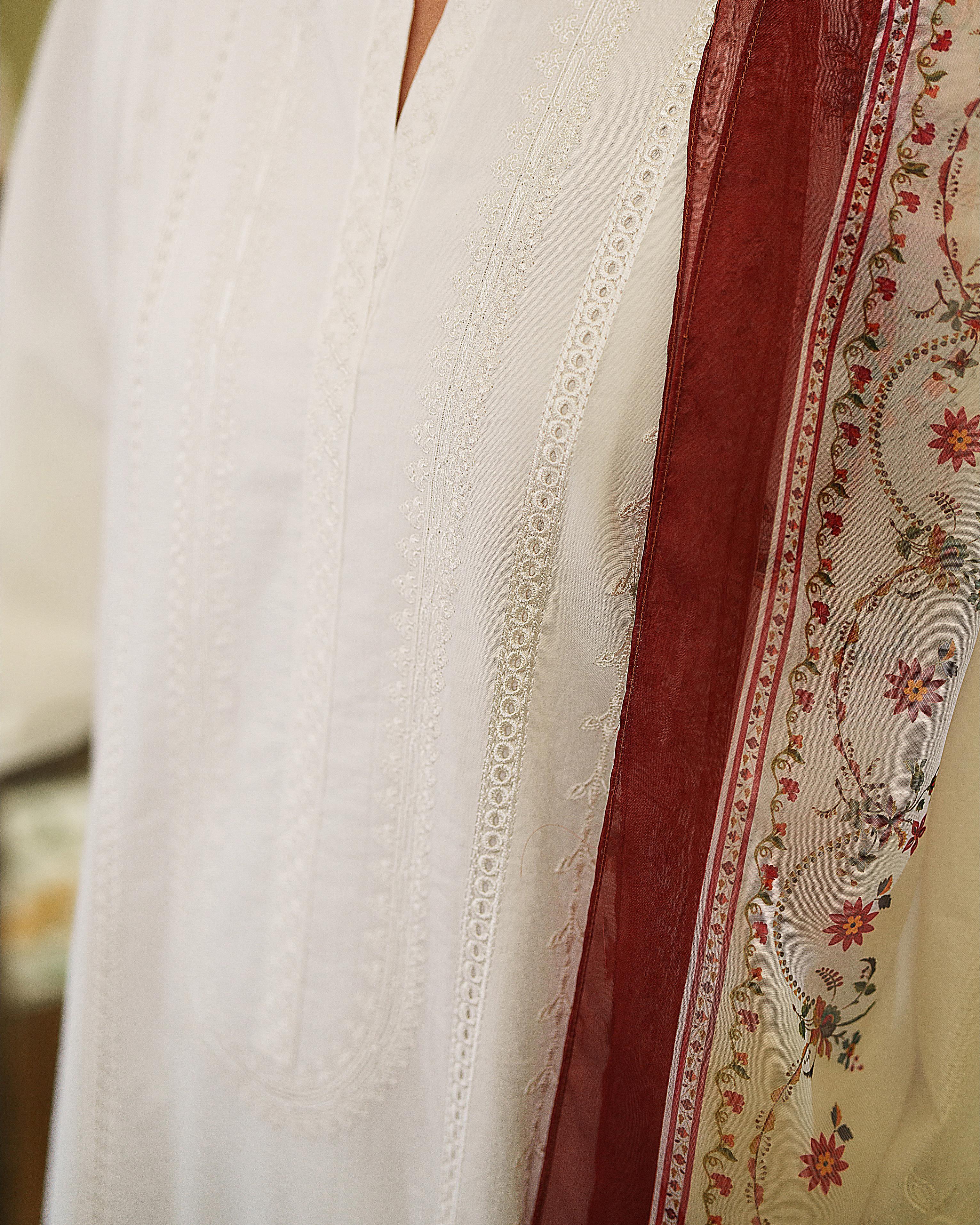 IRIS WHITE LUXURY EMBROIDERED LAWN 3PCS SET - READY TO WEAR