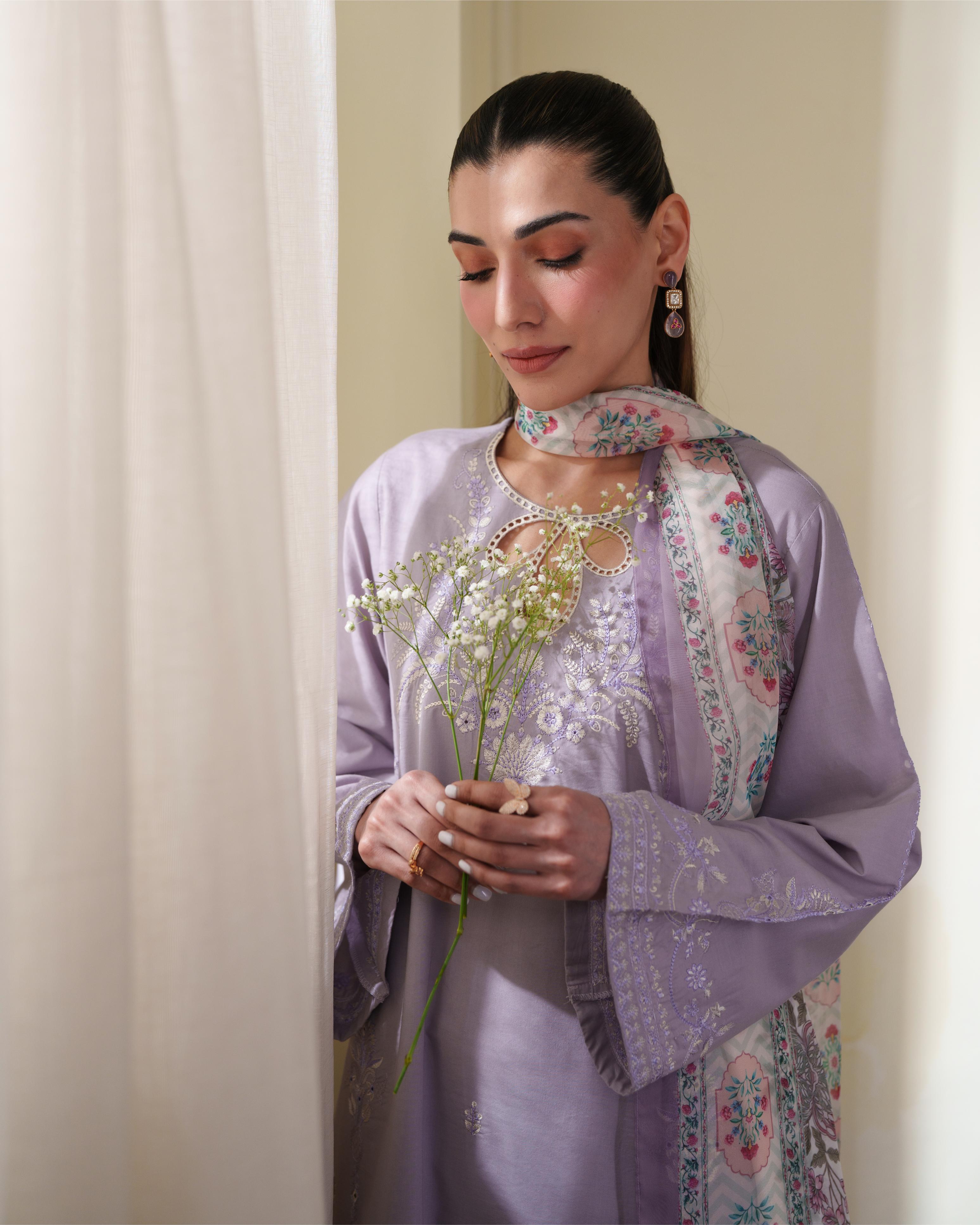 ALYRA LILAC LUXURY EMBROIDERED LAWN 3PCS SET - READY TO WEAR