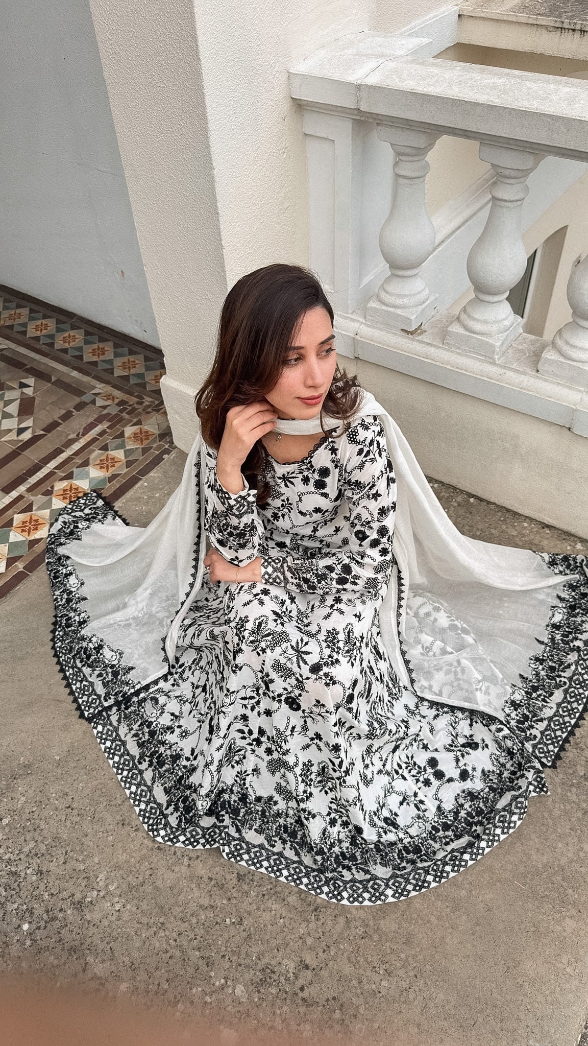 Amelia - White Embroidered Kalidaar
