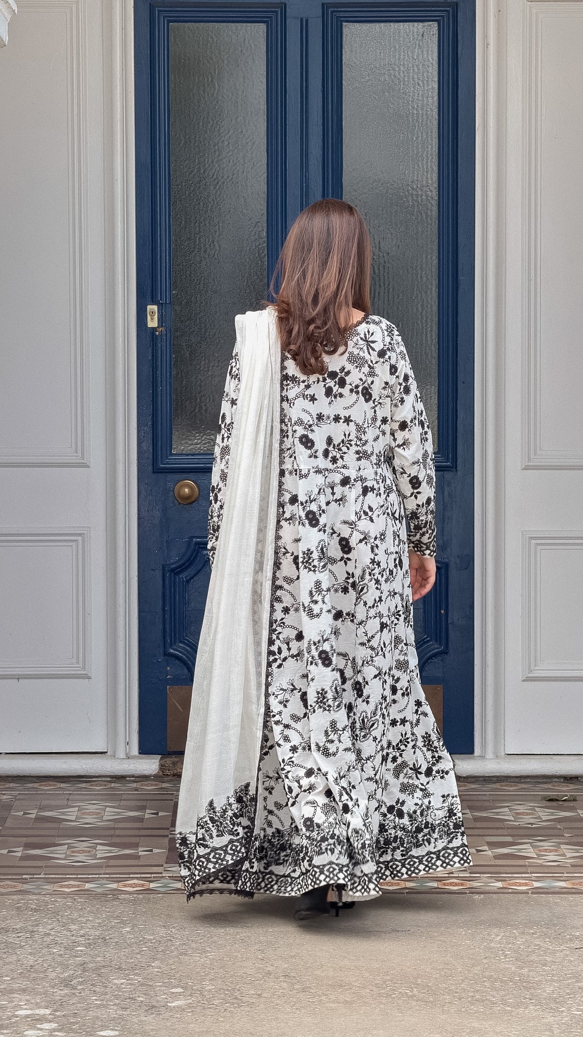 Amelia - White Embroidered Kalidaar