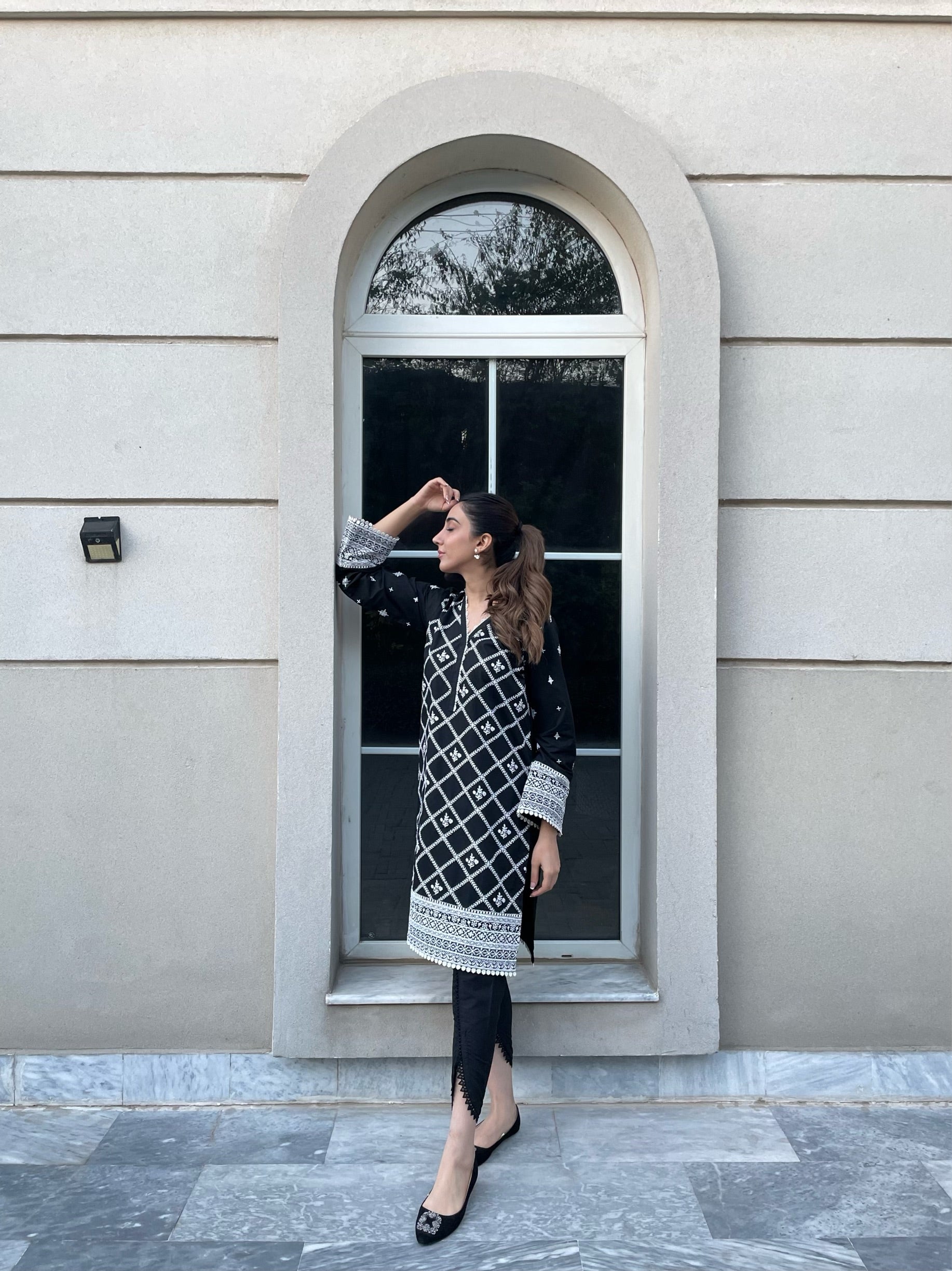 Black Embroidered Kurta